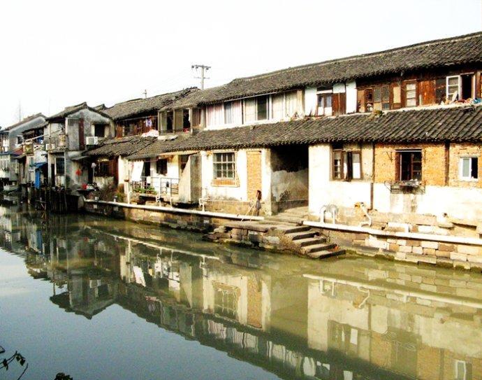 仅剩1家店!30年前老爸眼中的LV没人买单了?网友:智商税